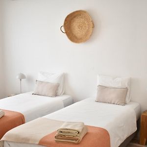 Beach House Upscale Villa With Pool